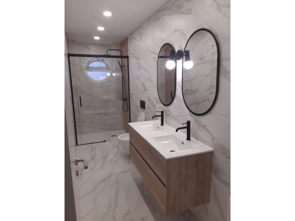 Magnifico T2 + 1 - Remodelado - Venteira-9