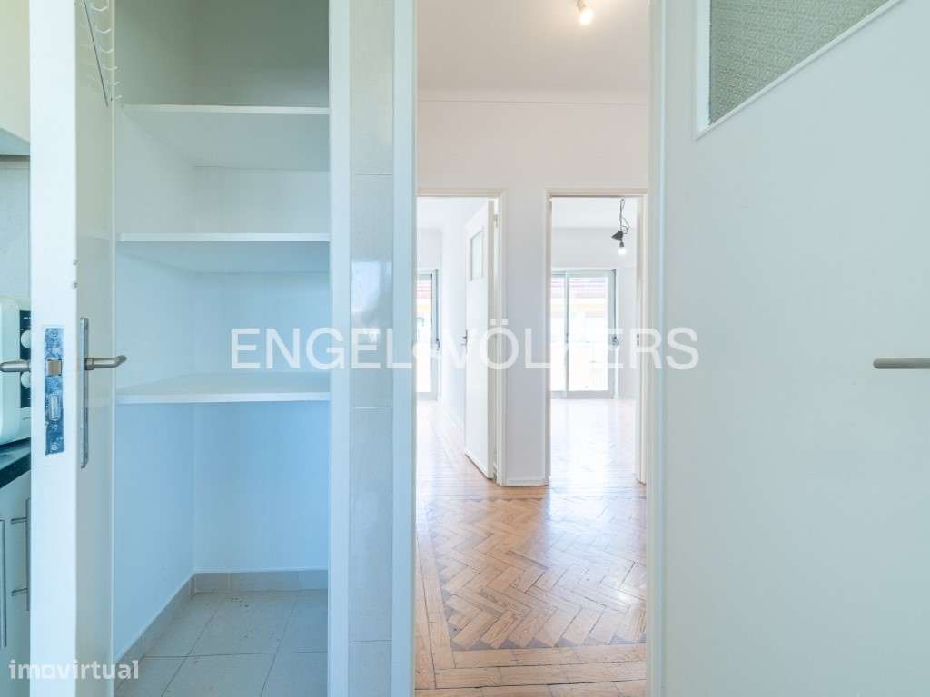 Luminoso apartamento com 4 quartos e varanda no Beato-10