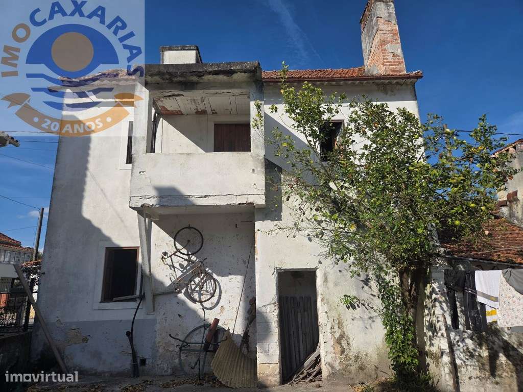Moradia Rústica com Pátio e Anexos para Recuperar - Urqueira, Ourém-37
