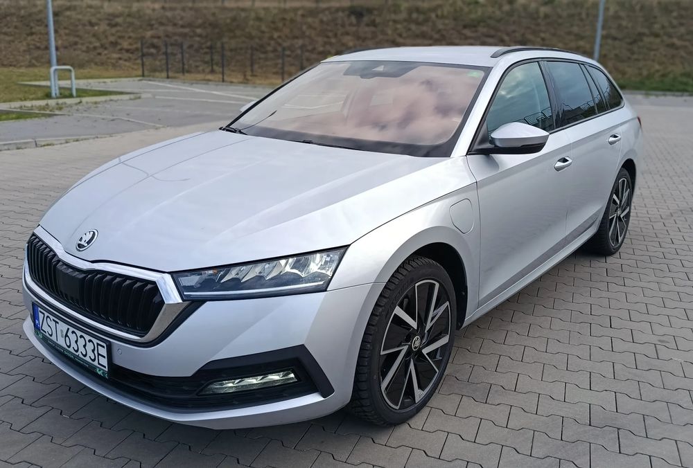 Skoda Octavia IV 1.4 TSI Plug-In Hybrid Sportline DSG 2021