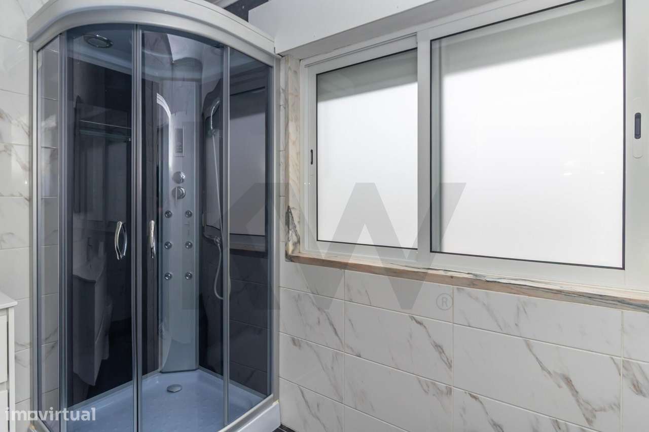 Apartamento T4 Duplex na Amora-46