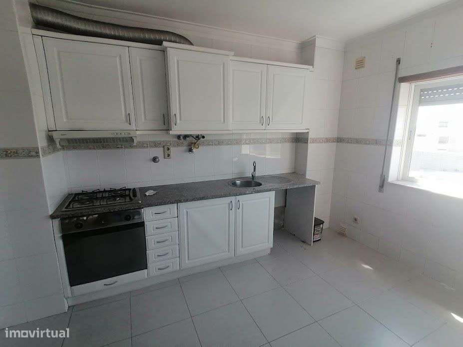 Apartamento T1 com terraço - vistas mar - Grande imagem: 1/4