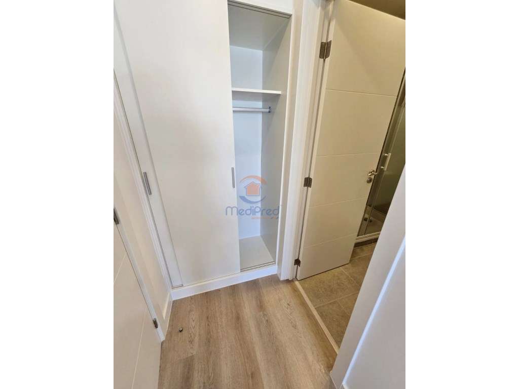 Apartamento T3 Totalmente Remodelado | Camarate, Loures-15