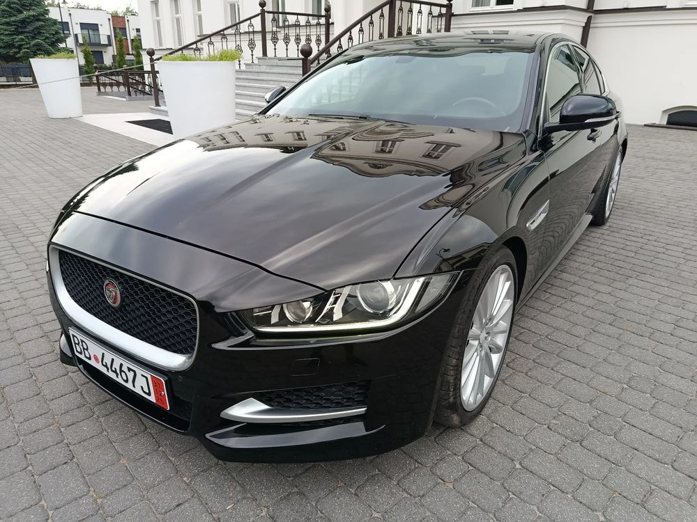Jaguar XE D180 R-Dynamic S 2016