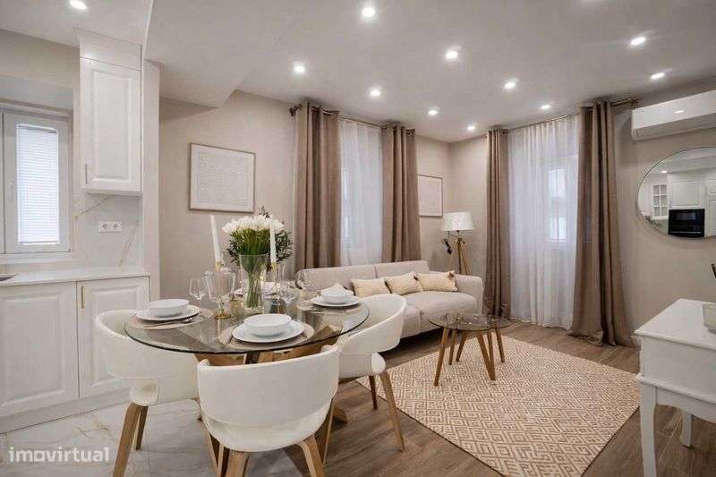 Moradia T3 Renovada no Centro de Lagoa com Terraço 35 m² - Grande imagem: 2/12