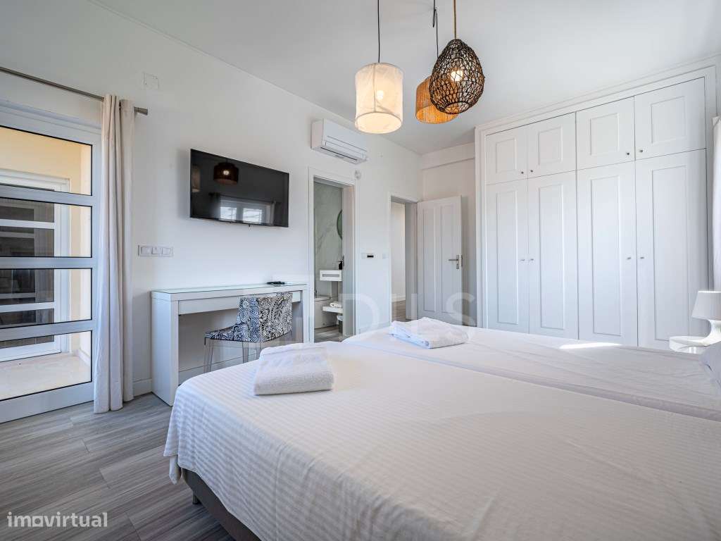 Moradia T6+1 em Soltróia, junto à praia, com piscina-22