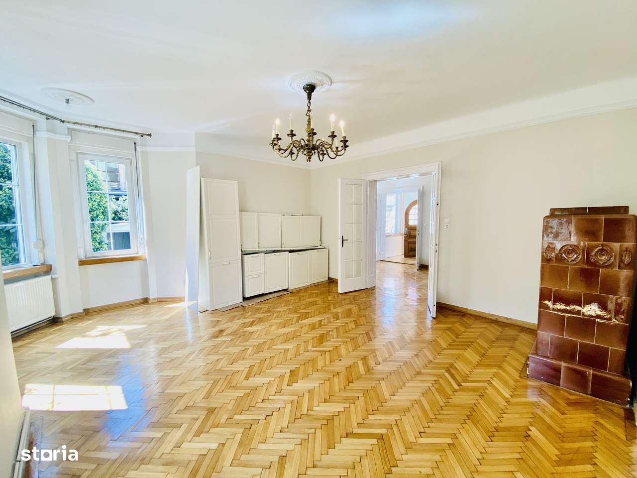 Vila de inchiriat - 7 camere, teren mare - Zona centrala - Imagine principală: 1/13