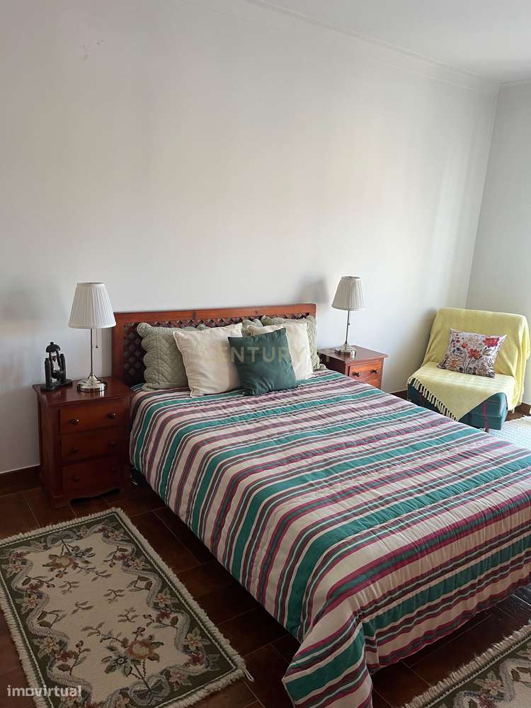 Moradia T4 em condomínio fechado com piscina, vista mar e walking dist-29