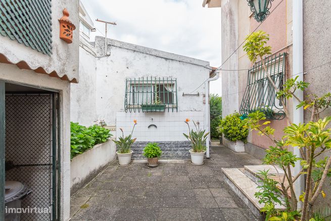 Maravilhosa Moradia com 5 Quartos em Localização Privilegiada-38