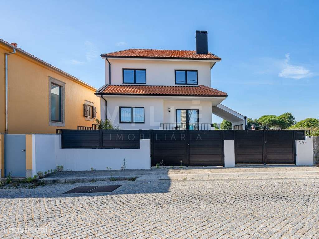 Moradia Independente T5 renovada em 2025 | 1450m2 de terreno | Prai...-35