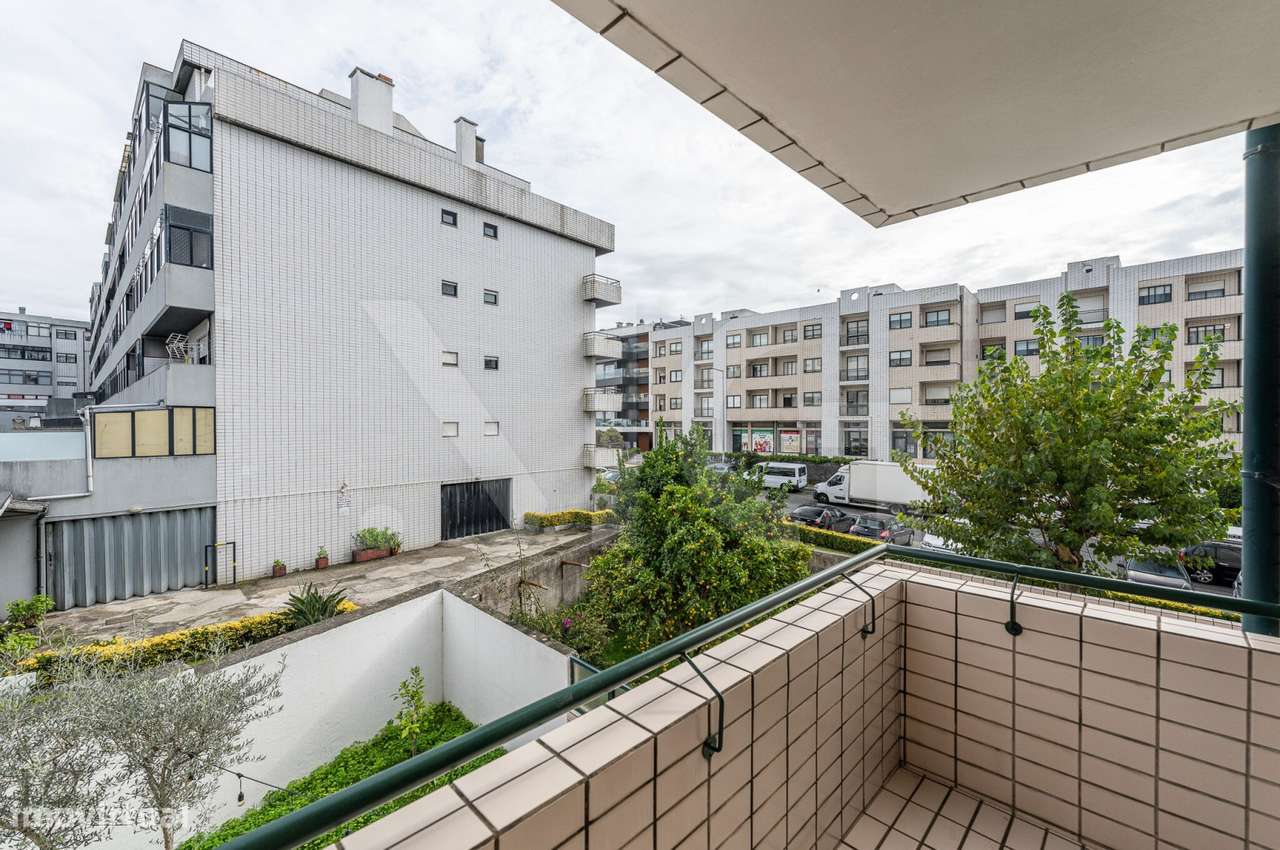 T2 com Varanda, Lugar de garagem e Arrumos em Custóias - Matosinhos-10