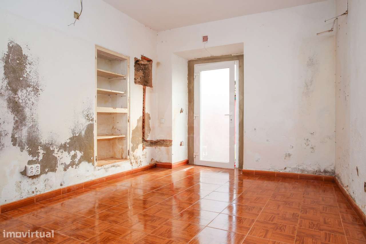 Moradia T1 para Remodelação a 20 Minutos de Alenquer - Grande imagem: 5/20
