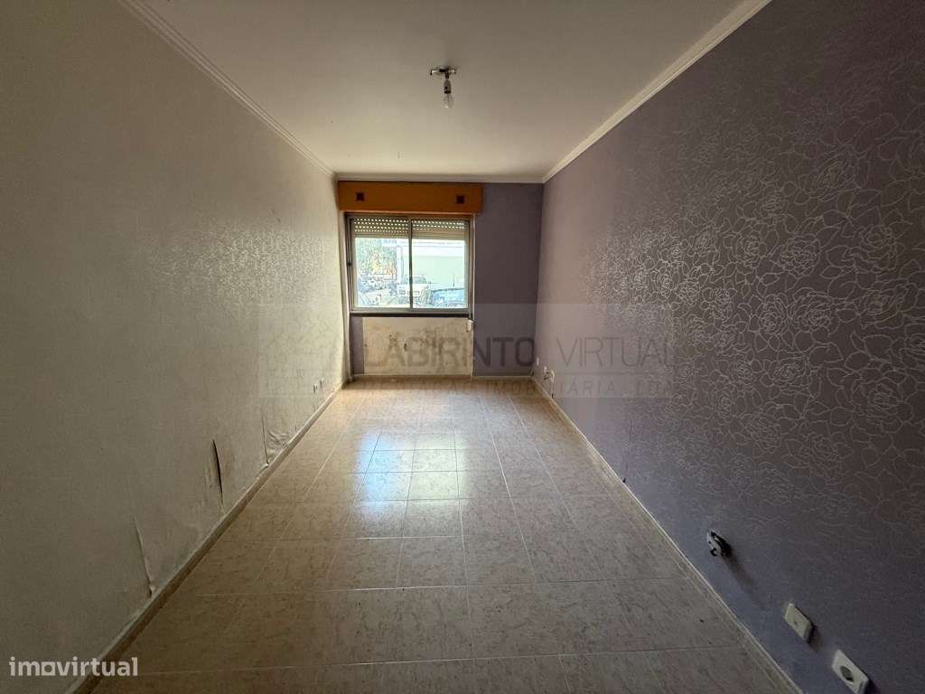 Vende-se T2 em Benfica - Lisboa - Grande imagem: 4/11