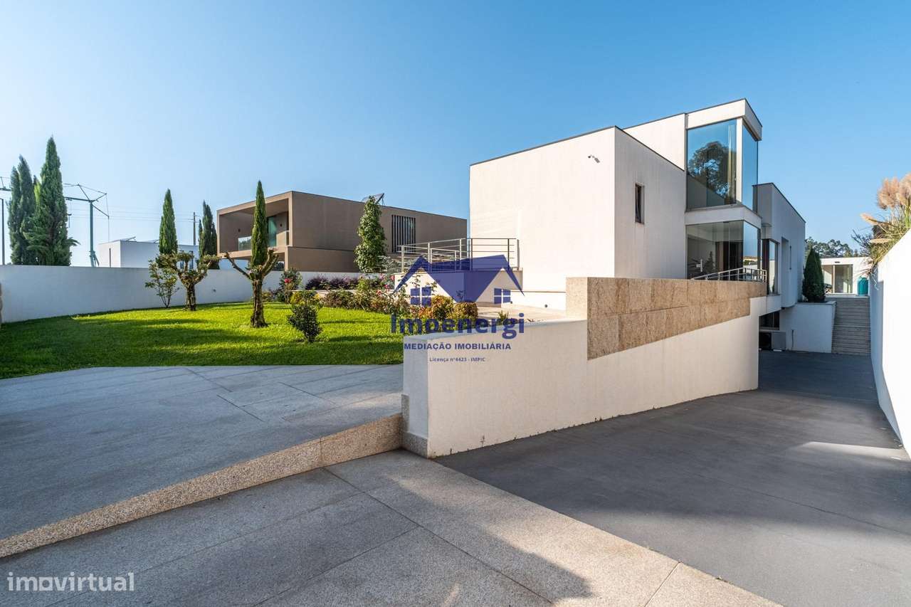 Excelente Moradia T4 de Luxo – 4 Frentes - Argivai-28