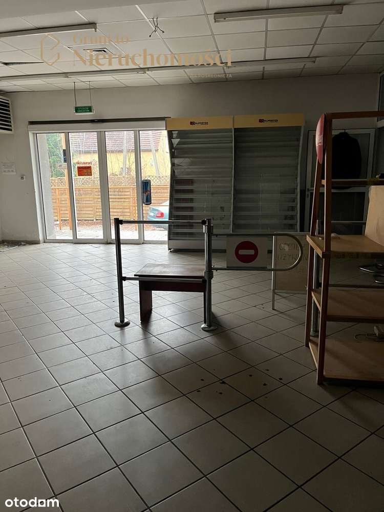 Lokal usługowy z potencjałem!-9