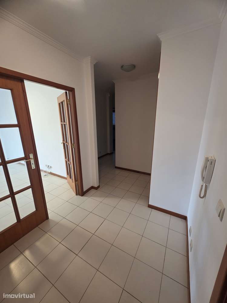 Apartamento T2  em Vila Nova de Gaia 5 minutos Santo Ovídio - Grande imagem: 3/12