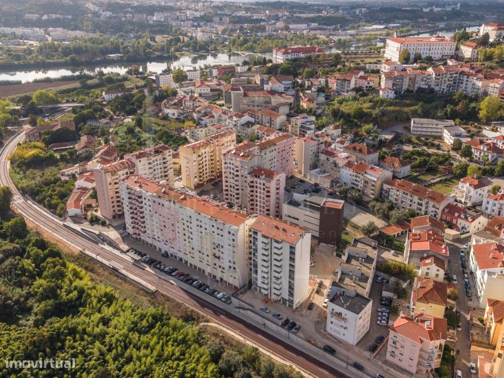 Apartamento T4 com Garagem | Rua Sanches da Gama, Coimbra-26