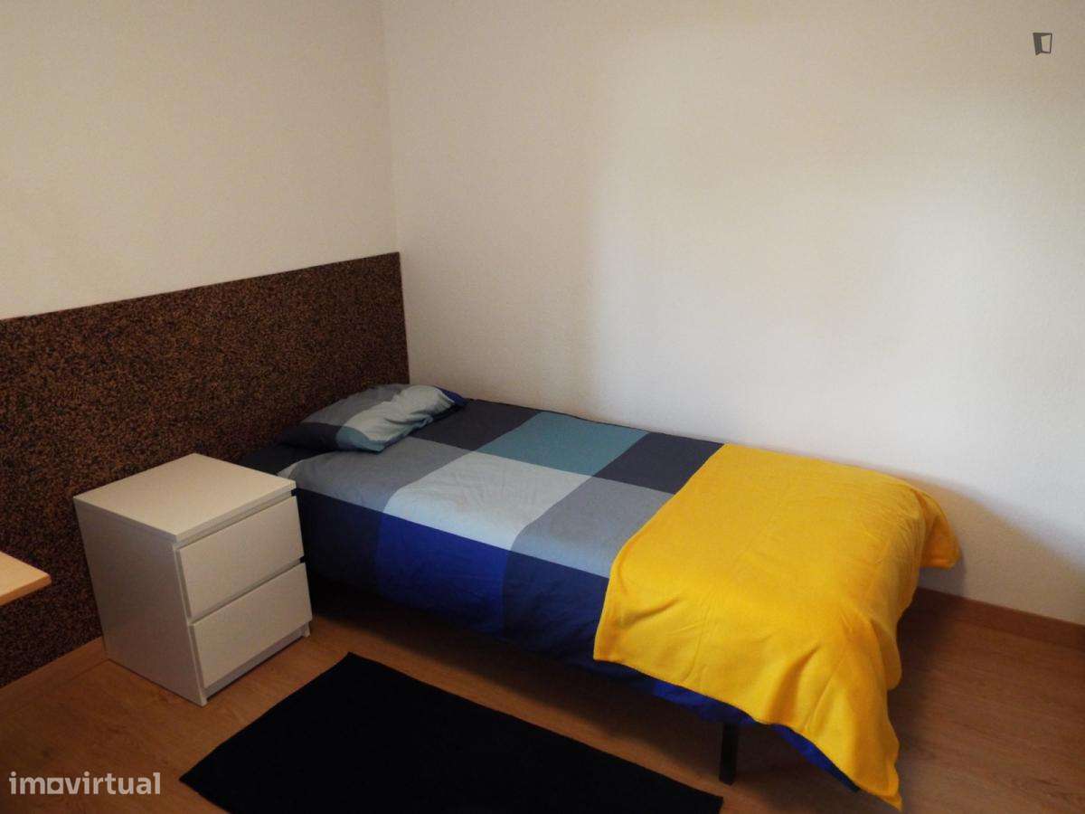 Quarto - localizado em Oeiras Lisbon - Grande imagem: 4/6
