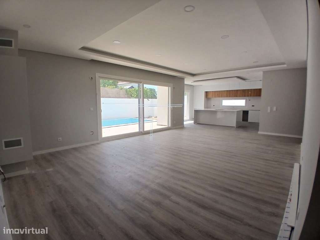 Moradia térrea isolada T4, arquitetura contemporânea com garagem e ... - Grande imagem: 5/31