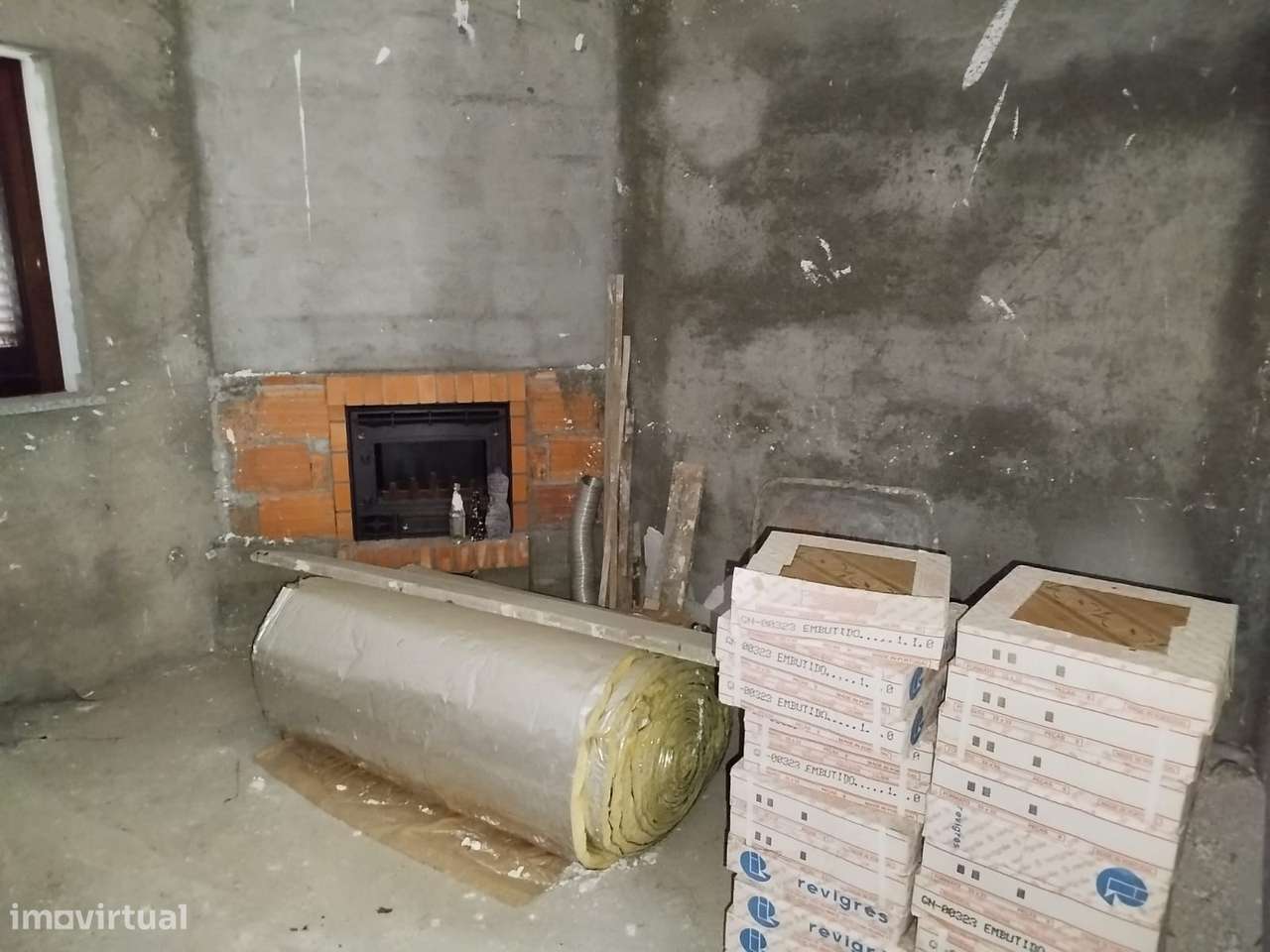 Moradia e Terreno - Pindelo dos Milagres-9
