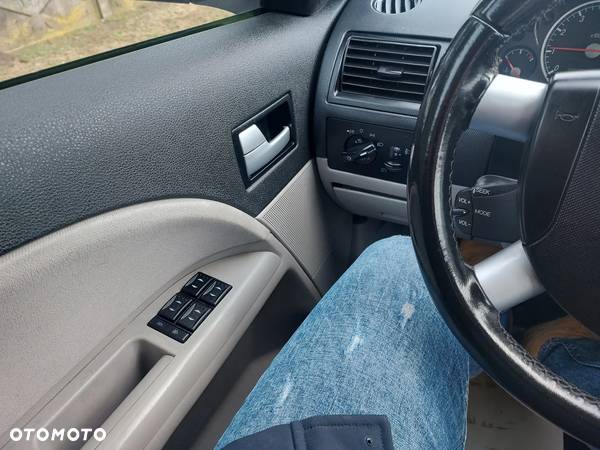 Ford Mondeo 1.8 16V Ghia - 10