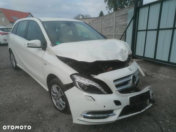 Mercedes-Benz Klasa B 180 (BlueEFFICIENCY) - 10