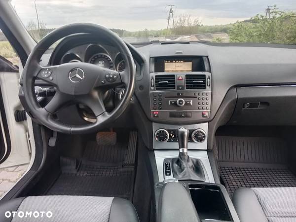 Mercedes-Benz Klasa C 180 T Kompressor Automatik BlueEFFICIENCY - 15