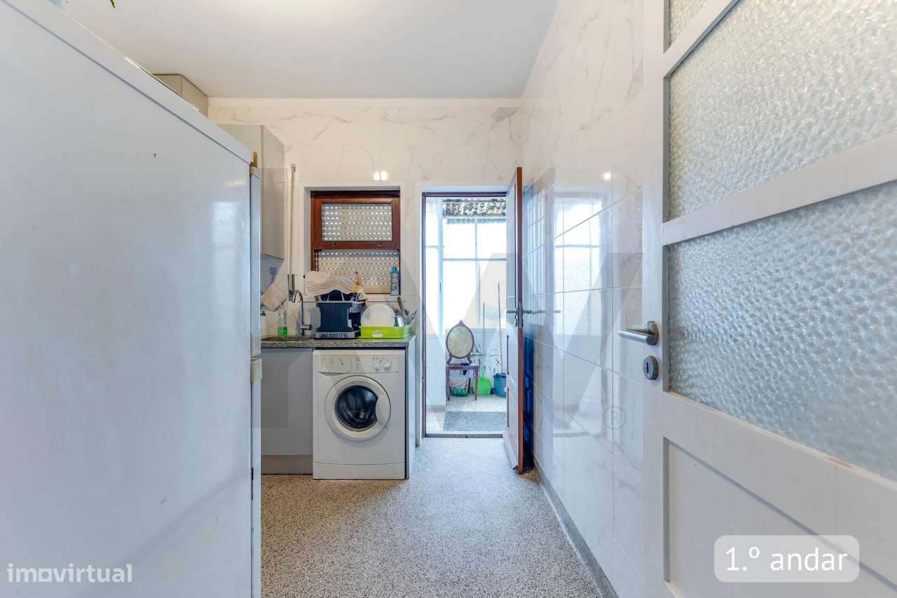 Moradia Bifamiliar com Elevado Potencial - Baguim do Monte – Gondomar - Grande imagem: 5/42