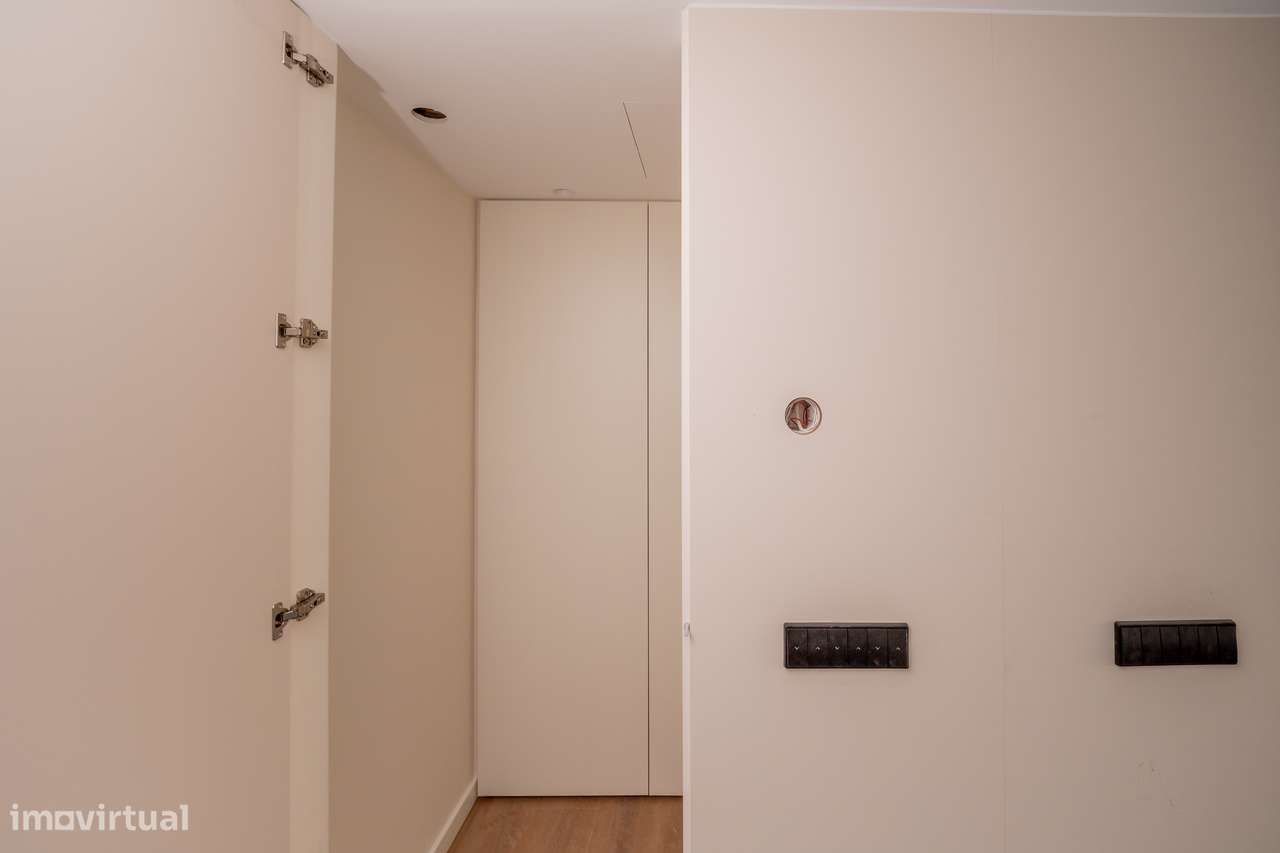 T1 "Novo" com Garagem, em Prédio com Elevador - Centro! - Grande imagem: 3/11