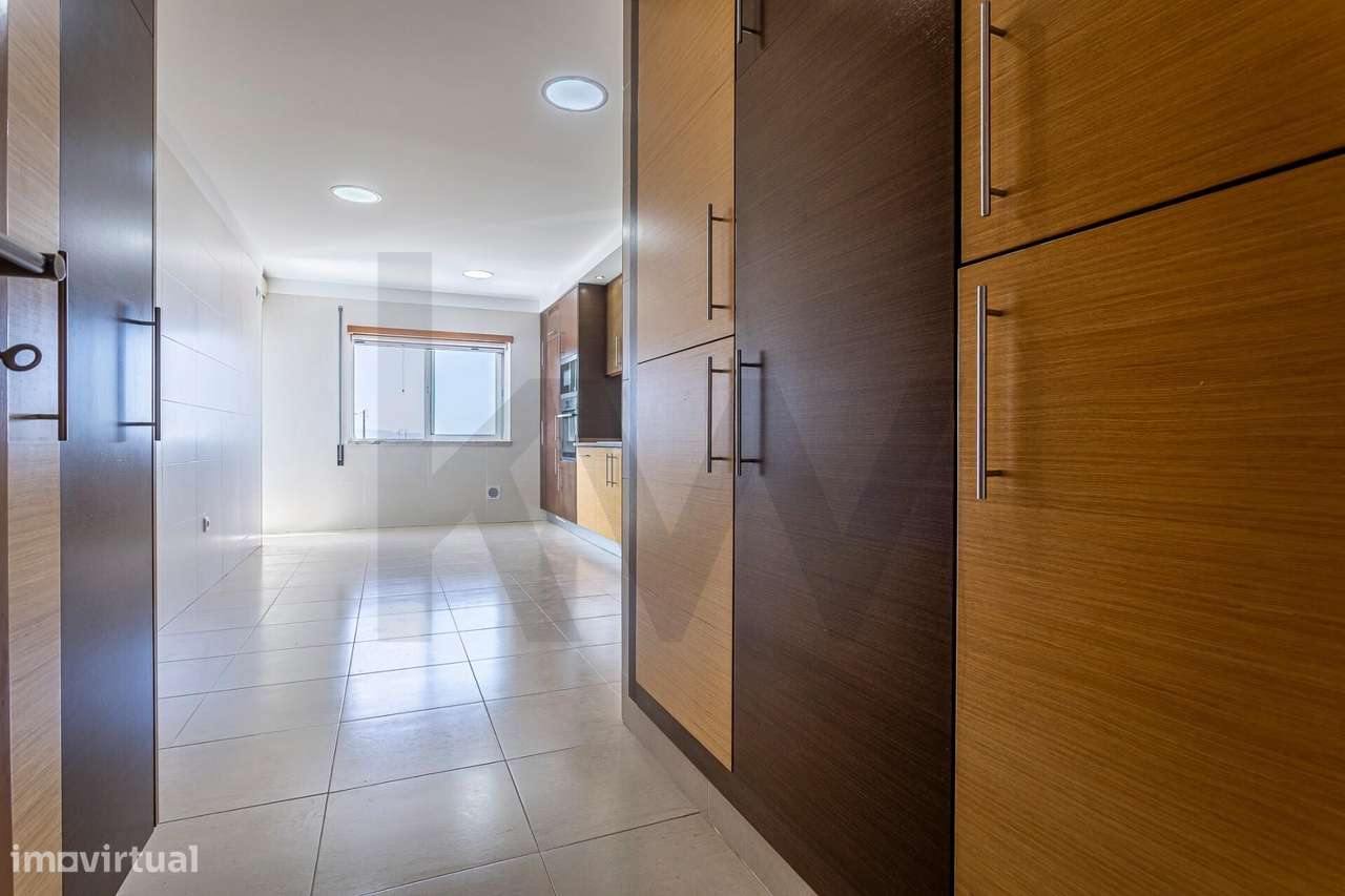 Apartamento T3 Duplex com aproveitamento superior | 5 Quartos | Garage-37