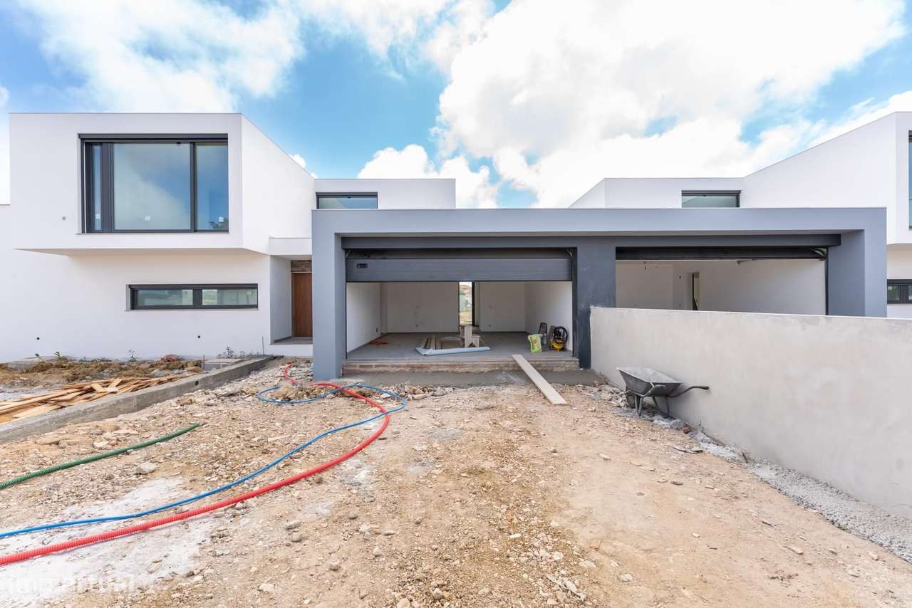 Moradia Geminada T4 com piscina, Fontanelas, Sintra - Grande imagem: 5/27