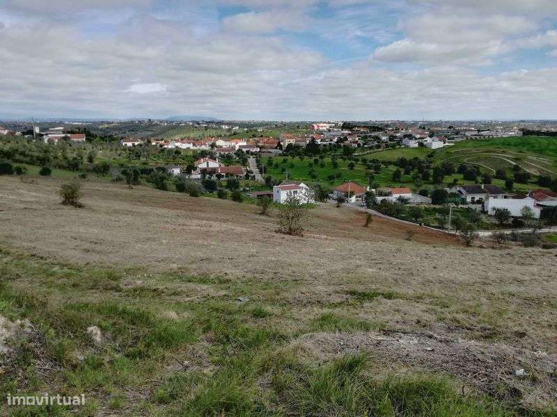 Terreno urbanizável em Moçarria com vista panorâmica de vários Km - More