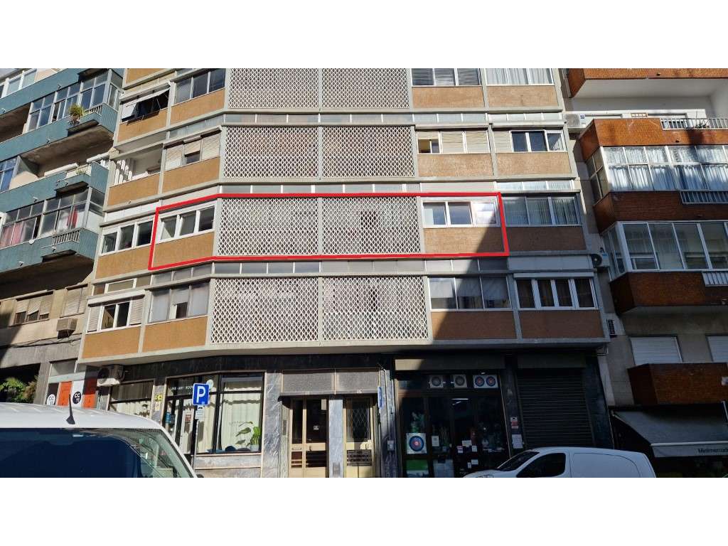 T1 em Santa Engrácia - São Vicente - Apartamento com Parqueamento e...-0