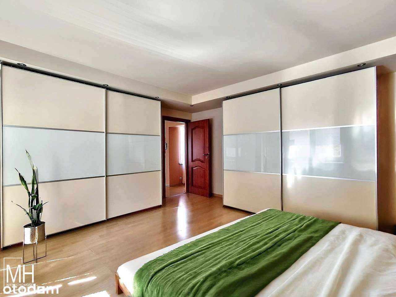 Dom 2 - rodzinny, możliwość zaadoptowania poddasza.-5