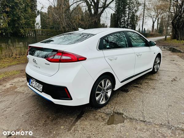 Hyundai IONIQ - 4