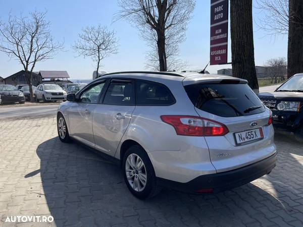 Ford Focus 2.0 TDCi DPF Aut. Trend - 4