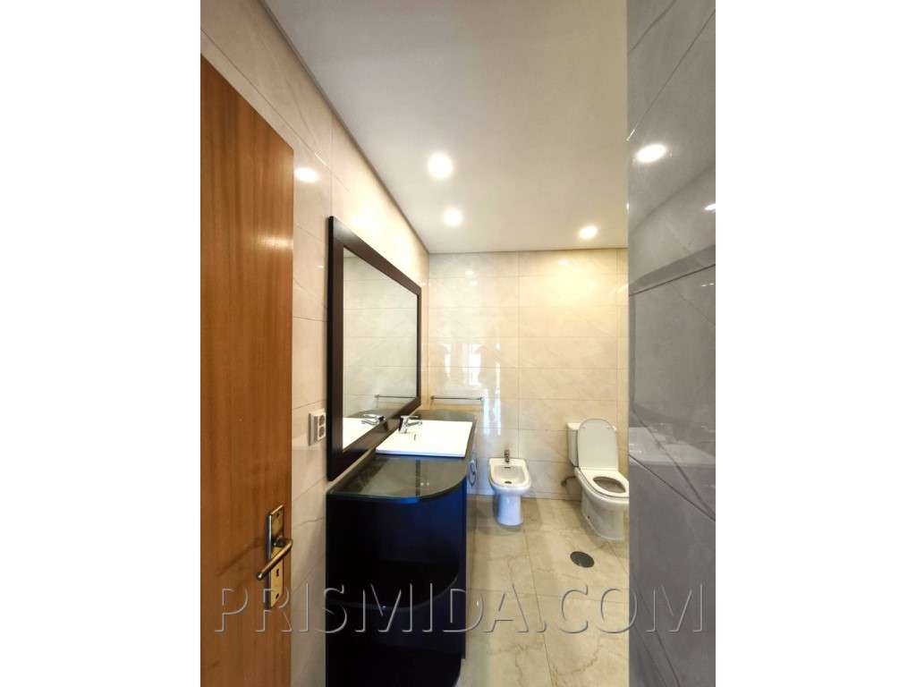 Duplex T4+office Renovado | Bi-Familiar | Terraço c/Churrasqueira-23