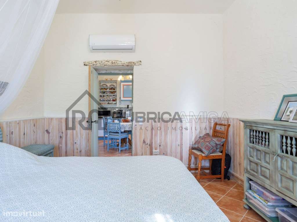 Moradia com Anexos e Vistas Deslumbrantes em Zona Tranquila-11