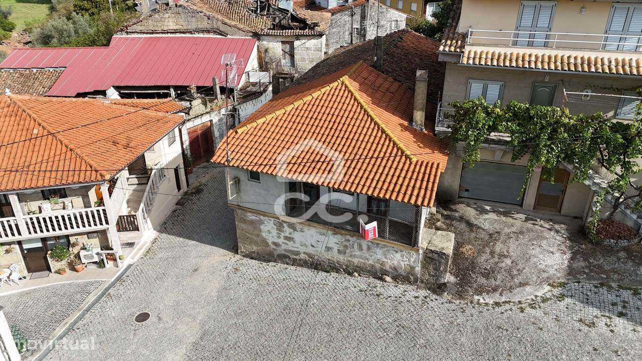 Moradia em granito situada numa aldeia típica com vistas desafogadas - Grande imagem: 5/16