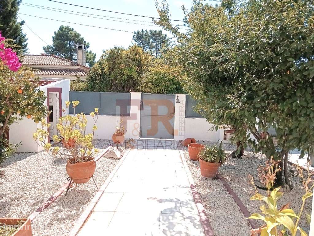 Moradia Isolada Duplex T6 Azeitão-3