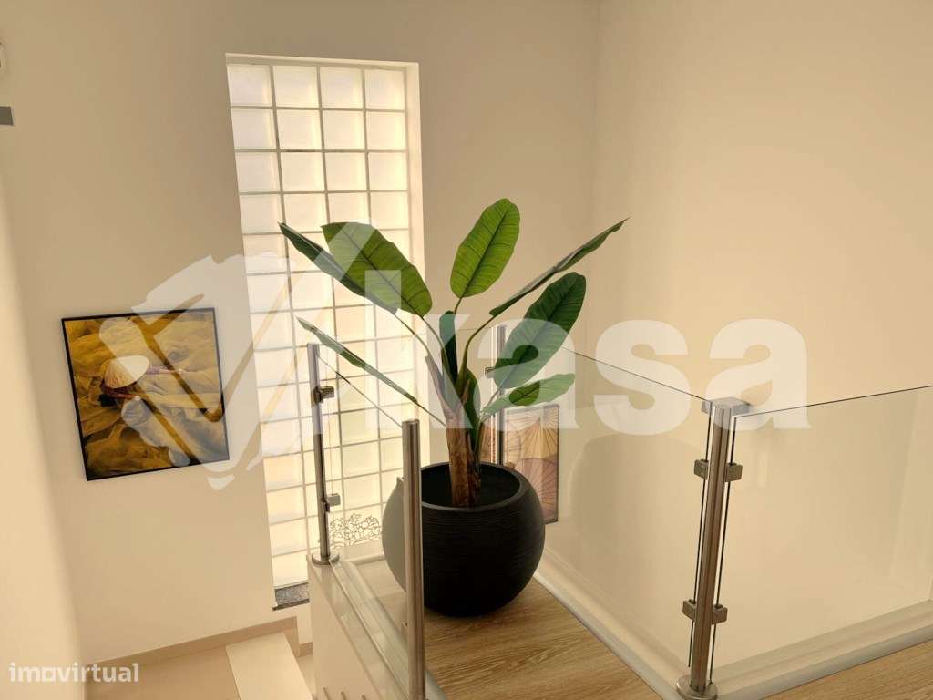 Moradia Isolada T4 com Jardim e Garagem em Santo António da Charnec...-8