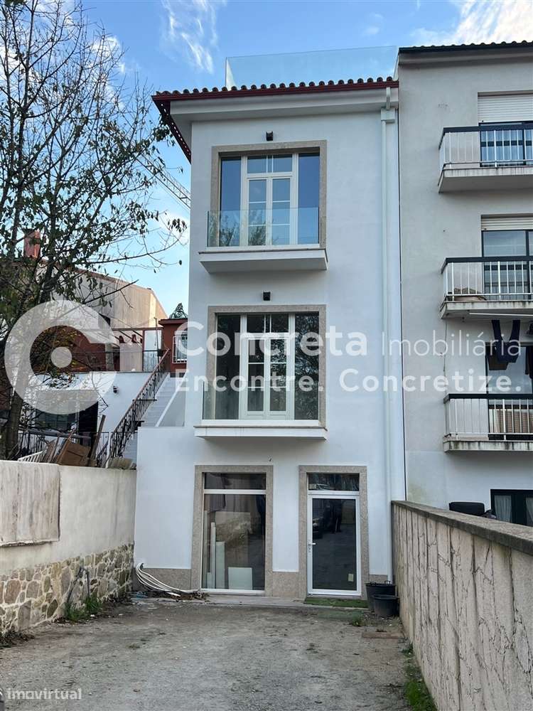Apartamento T0 novo, mobilado e equipado no centro histórico de Braga-11