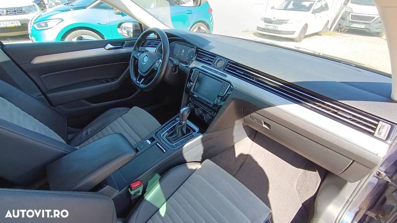 Volkswagen Passat 2.0 TDI DSG Highline - 14