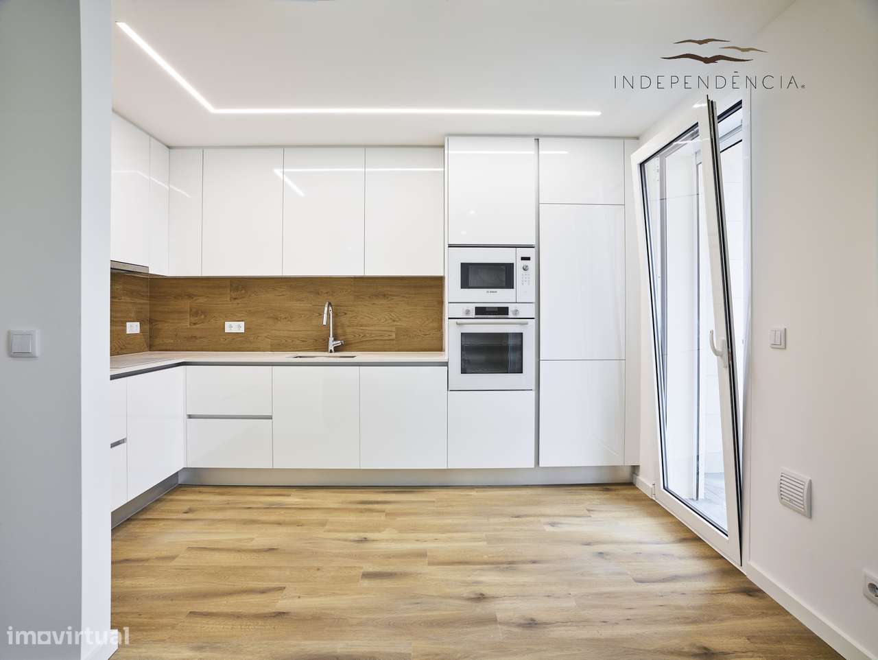 Apartamento T2 || Novo || Praia da Nazaré-6