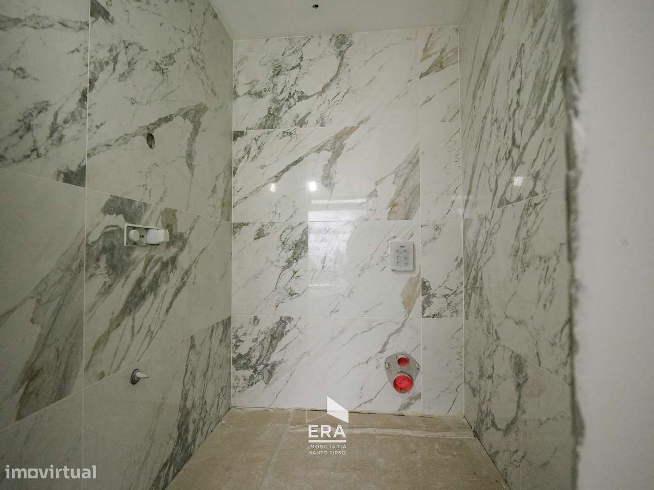 Moradia V3 com piscina em Roriz, Santo Tirso-26