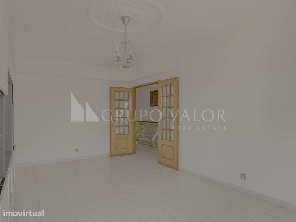 Apartamento T2 na Tapada das Mercês-1