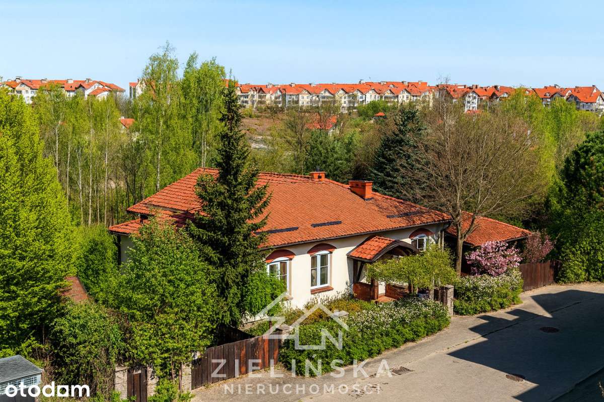 Przestronny dom z pięknym ogrodem-12