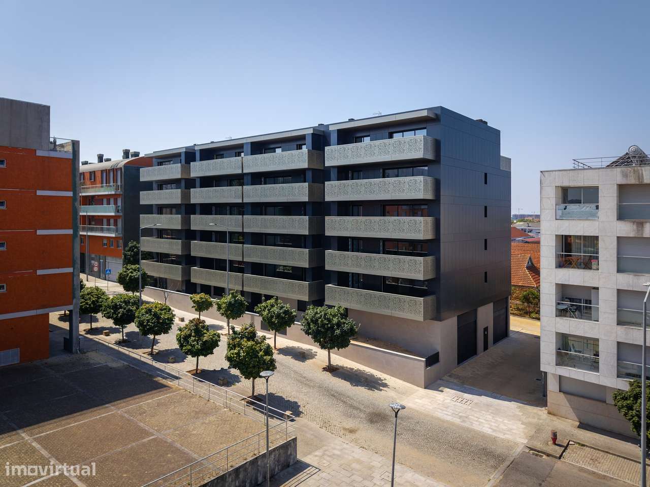 Apartamento T3 com 140 m2 mais 16m2 de varanda pronto a habitar-40