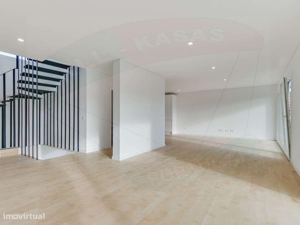 Moradia T3, a ESTREAR com Piscina em Famões, Odivelas: O seu Oásis!-6