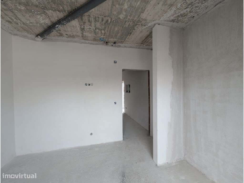 Conforto e Qualidade de Vida numa Moradia T3 nos Redondos Fernão Ferro-13